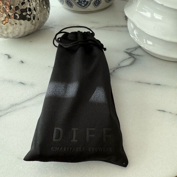 DIFF Kaia Sunglasses Rose Tea Pink Frame Taupe Rose Gradient Lenses - Picture 8 of 8